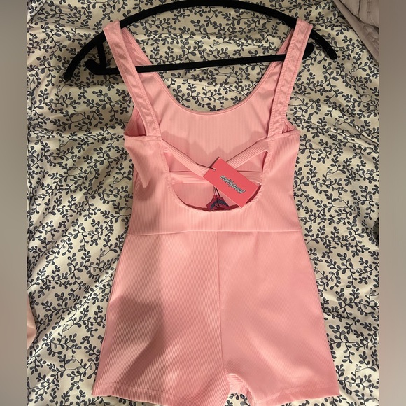 Open Back XS Pink Criss-Cross Ribbed Romper New With Tags Brand Edikted - Picture 3 of 6